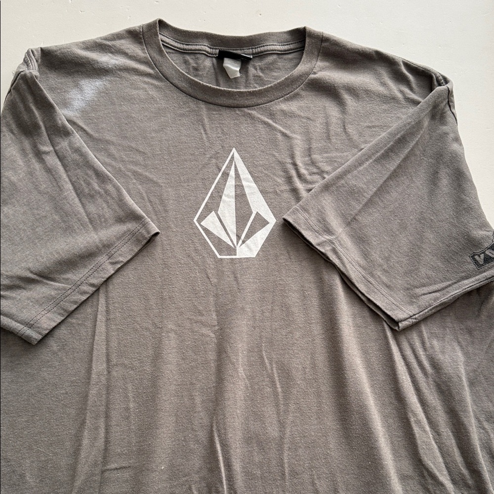 Volcom Charcoal T-Shirt with Volcom Logo Men’s XL